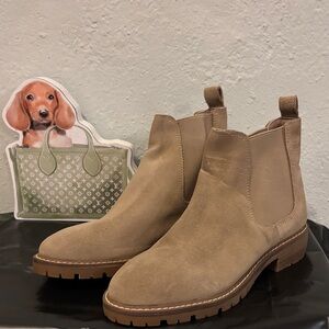 Steve Madden Chelsea Boots Retail $99 NWOT